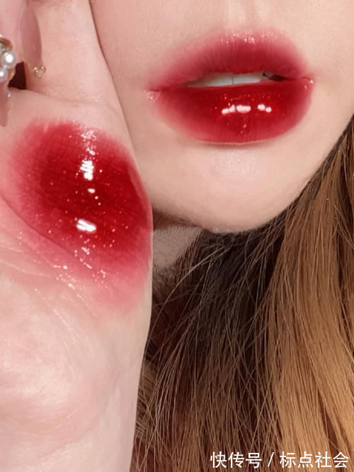 口红 好看到失语,这就是传说中最闪的那只口红吧!