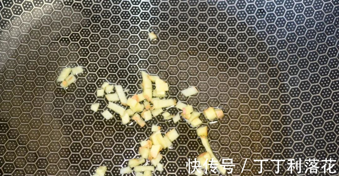 跟着我一起|玉米早餐饼简单的新做法，饱腹抗饿好吃不发胖，减脂塑身就吃！