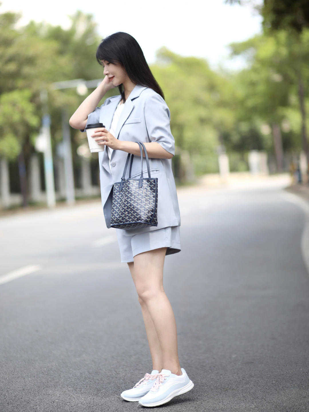 穿搭|都市女白领这样穿干练时髦,衬衫搭配西装裤简约利落,女神范十足
