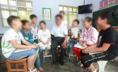 学生均分年级第1的高中班主任，都有3个共同特征，优秀理所当然