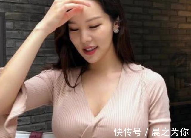 街拍|一组“辣妈”的街拍照火了，完美身材，坚持这1运动或许你也行