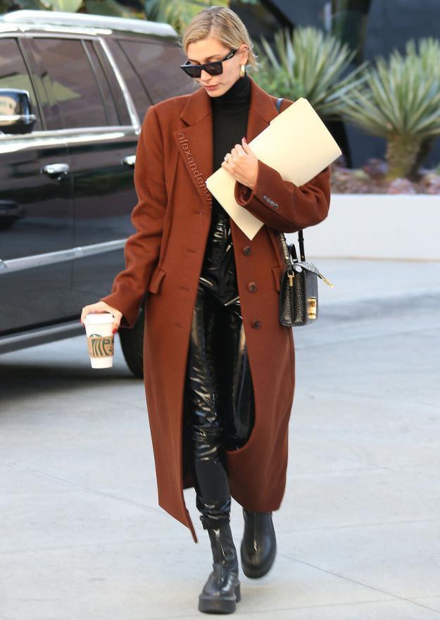 御寒|秋冬穿皮裤才是最时尚的, 抗风御寒不说, 这满满的科技感, 太飒了