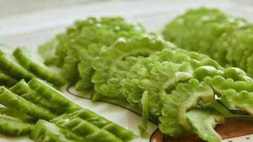 中年女人要多吃三类食物，凉血解毒、美白祛斑，身体棒起来