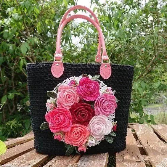 小花片 55款超美的钩花包包,只要会钩不同的花,拼缝在一起,就能做出