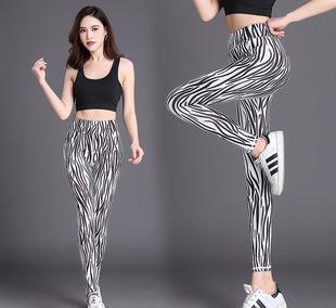 姑娘 长腿姑娘适合穿打底裤,让你放松心情,好看时尚