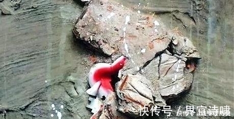 垃圾堆|冷军画“垃圾堆”,卖4370万,网友表示不值,专家:你画垃圾试试