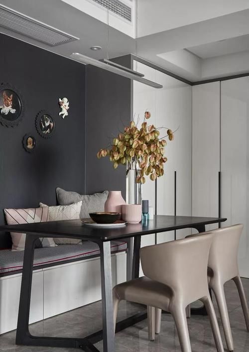 背景墙|110㎡轻奢两居,高级灰+烟粉,个性独特的品质感让人惊艳!