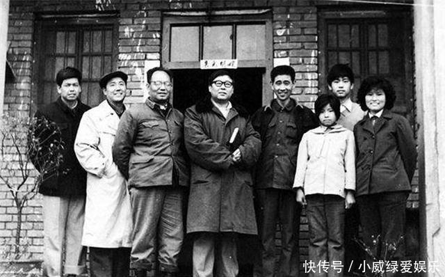 王玉德家|小学毕业的路遥迎来升初中的考试,继父:不准考试,回村受苦