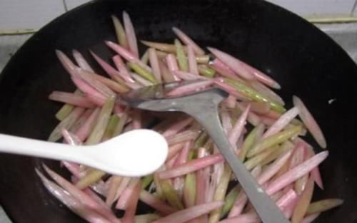 秋天,宁可少吃猪肉,也要多吃它,每天炒一盘,清肠刮油,肠道也通畅了