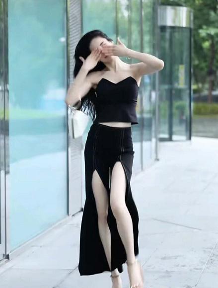 小姐姐太棒了,裤子和裙子太蠢了,你分不清,再见第一次