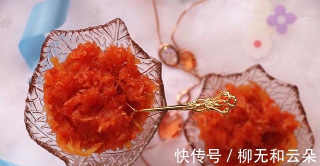 秋季干燥,要常吃这食材,4块一斤营养高,剥好皮再熬一熬好香呀!