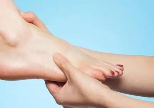 脚背|女人老不老，寿命长不长，看脚就知晓？你的脚有这3个特征吗？