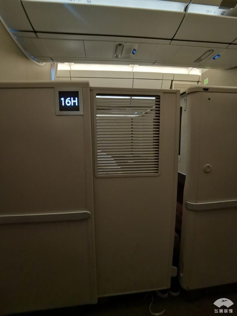 拔草东航A350套房商务舱座椅能随意调整方向,大飞机真带劲