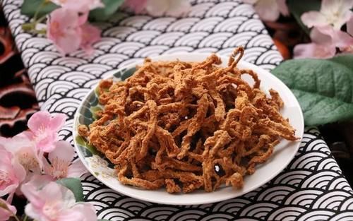 春天别忘了吃生姜 不煮汤不炒菜 做一次吃半年 真省事 粉紫色