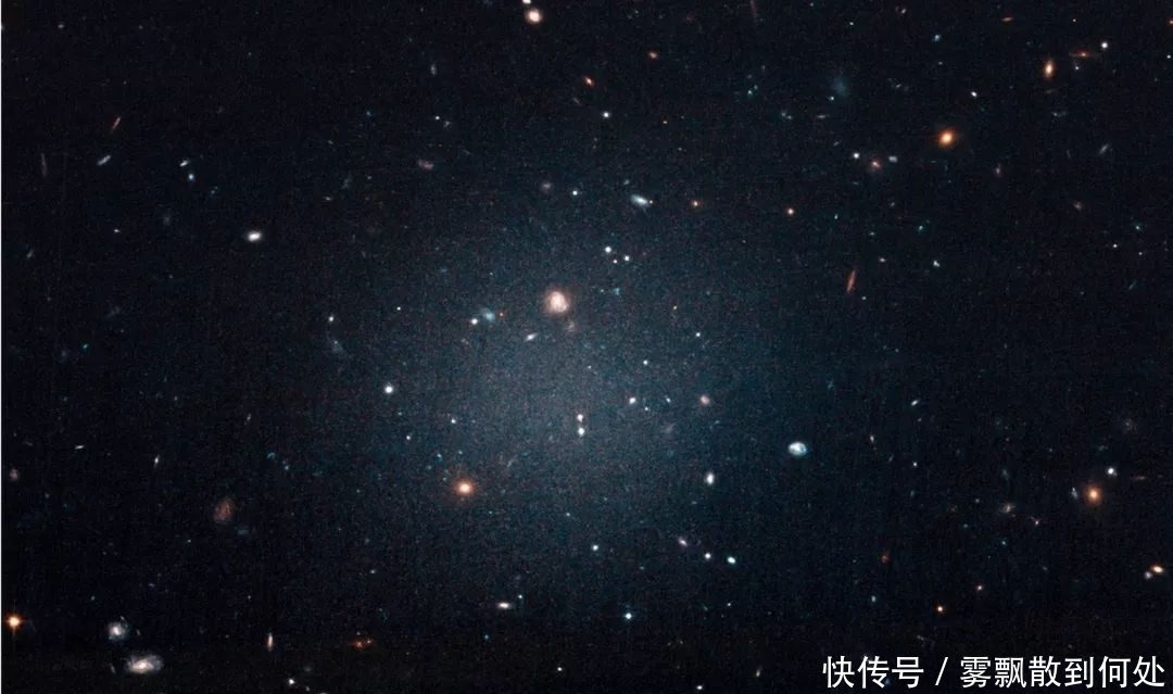 mrk1216 这个孤立的星系中心却充满了暗物质!