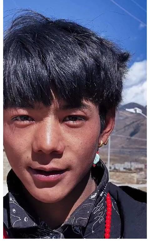 聯(lián)合國大會|十年寒窗不如一網(wǎng)紅，丁真從素人到聯(lián)合國大會，靠的是純樸