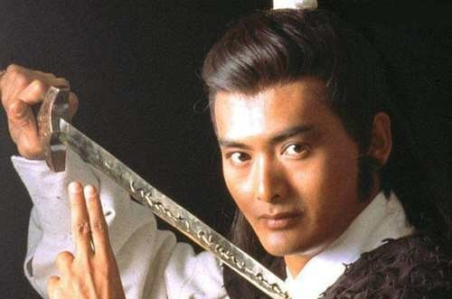 任盈盈！金庸把这个反派写的太光彩夺目，无法收场，只能让他一死了之