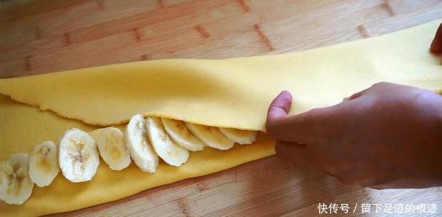 香蕉不要直接吃,加1碗玉米面,粗粮细做,比买的面包好吃