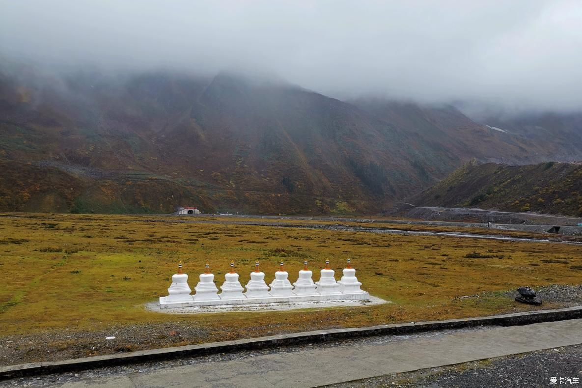 独自自驾游 欣赏最美的岗云杉林 体验环藏之旅的慢生活