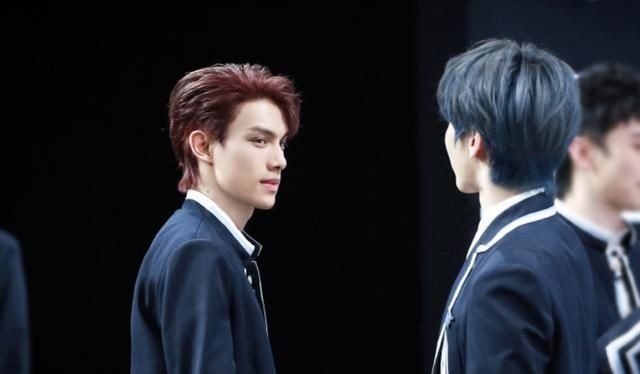 倒奶打投的背后，粉丝们的钱最终进了谁的腰包？