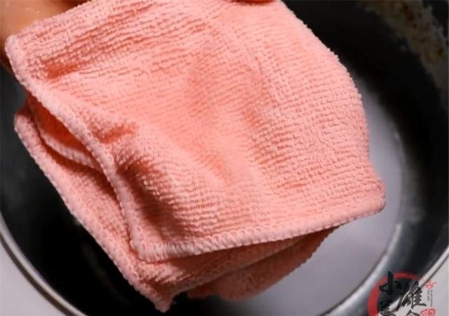 电饭锅内部铺一张纸,想不到这么厉害,大多人都不懂,早学早受益