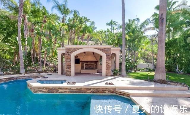美国|参观董卿在美国的豪宅，全屋卫生间都有十个，户外环境像园林景观