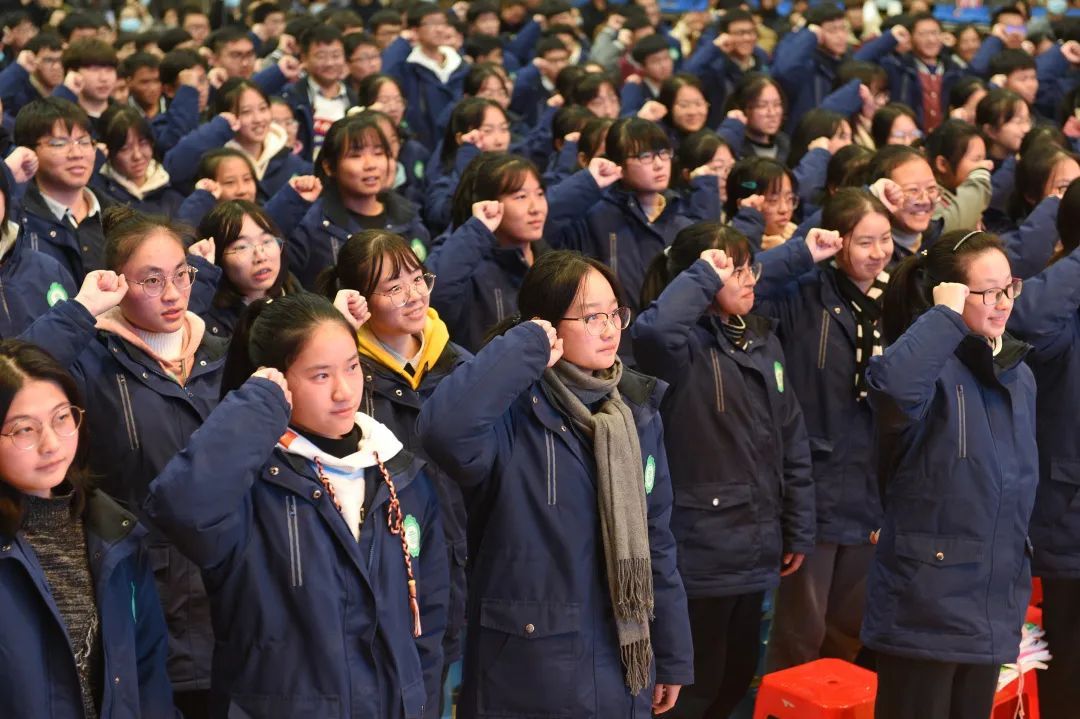 过成人门|燃！余杭多所学校，拍下感人一幕！朋友圈疯传！