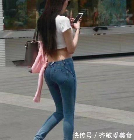 高腰 凶猛,这么紧身的牛仔裤还得往里推,网友:尴尬的癌症已经犯了