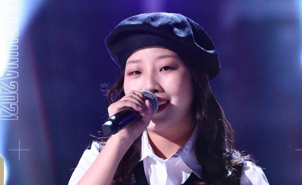 王馨|《好声音》8强出炉张露馨演唱精彩，姚晓棠满票晋级，汪峰竟黑脸