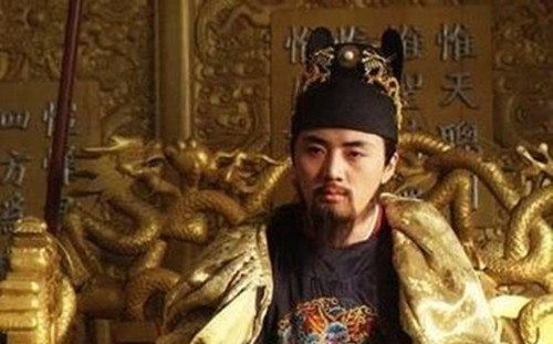 三跪九叩|为何顺治在崇祯陵墓前大哭，康熙6次为朱元璋扫墓，还三跪九叩？