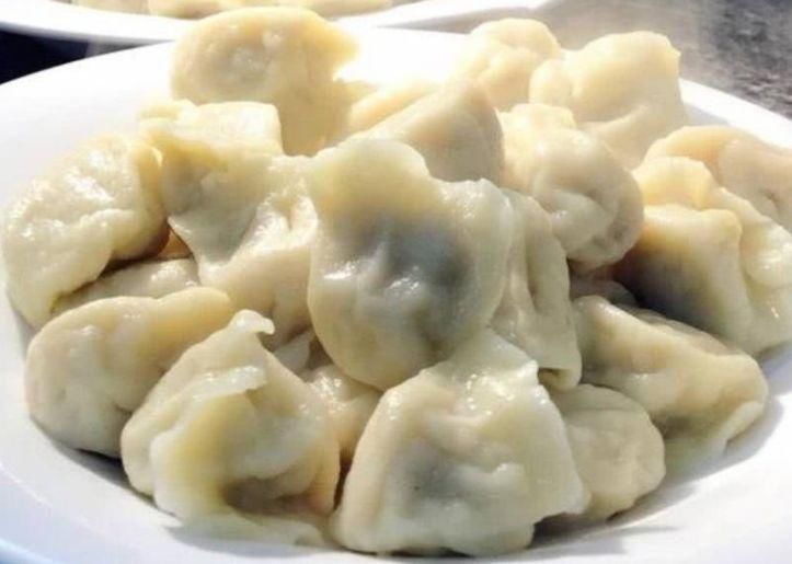 做白菜饺子，白菜不要直接调馅，教您一招，饺子鲜嫩多汁不出水