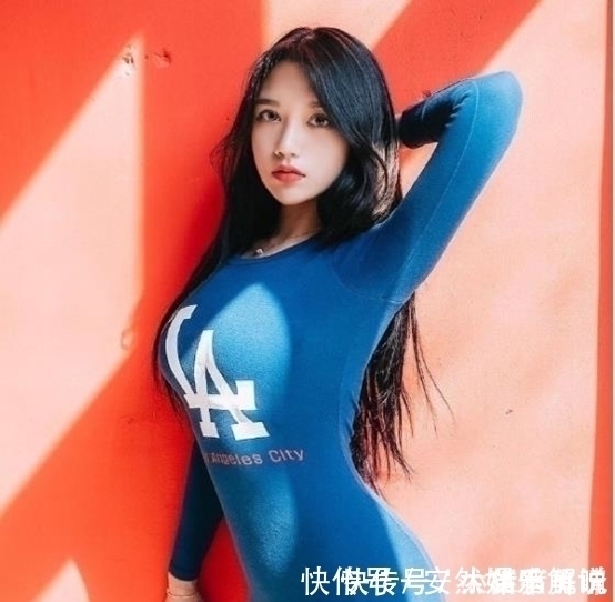 穿搭 长相甜美的小姐姐,气质轻松凸显,更显时尚靓丽的形象