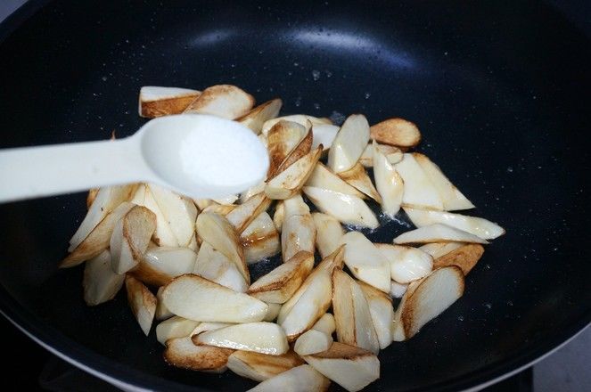 这菜比肉还贵，常吃补钙、强筋骨，就算家里再穷也要常给孩子吃