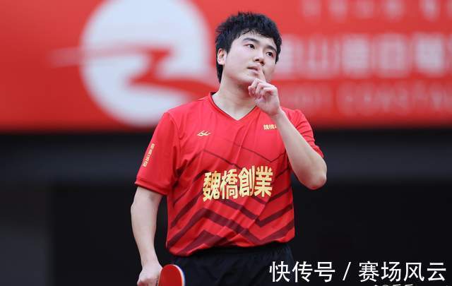 国家队|入选国家队10周年!樊振东与6位队友合照留念,梁靖崑笑得很开心