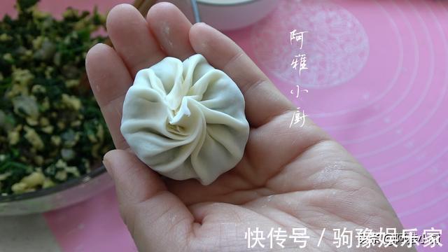 补血|入秋后这菜要多吃,包成包子补铁补血,不揉面不擀皮,8分钟一锅