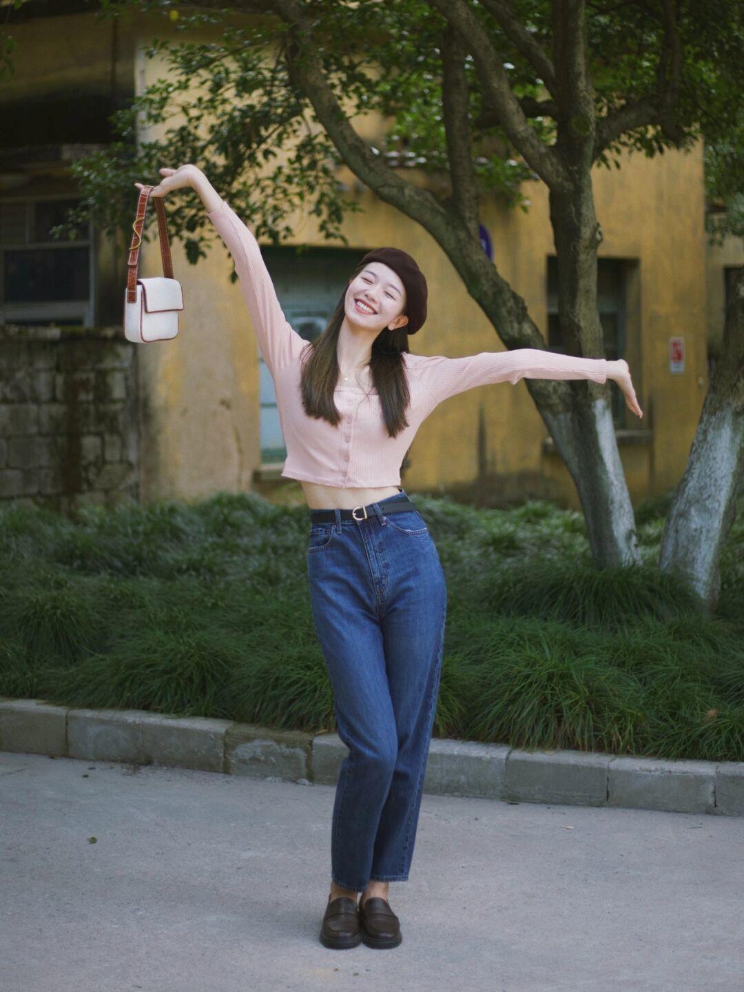 时尚感|秋季怎么穿出时尚感？西装搭配直筒裤干练利落，保暖又舒适