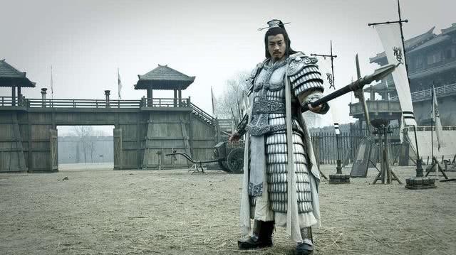 如今|项羽的霸王戟重达300斤,如今无人能够拿起,是今人不如古人吗?