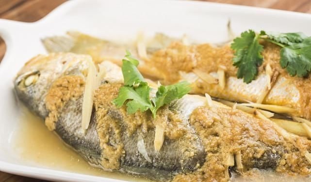 老王|高血脂的人最好不要碰3种食物，多吃一口都是在涨“血脂”，别不当一回事