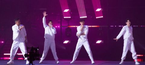 披荊斬棘|《披荊斬棘》表演狀況多，彩排掉下舞臺(tái)、唱歌跑調(diào)、有人被打馬賽克