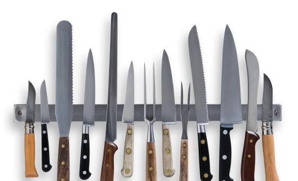 日本大厨秀刀工,把鱼切成了蝴蝶,只见中国小学徒拿过来一节莲藕