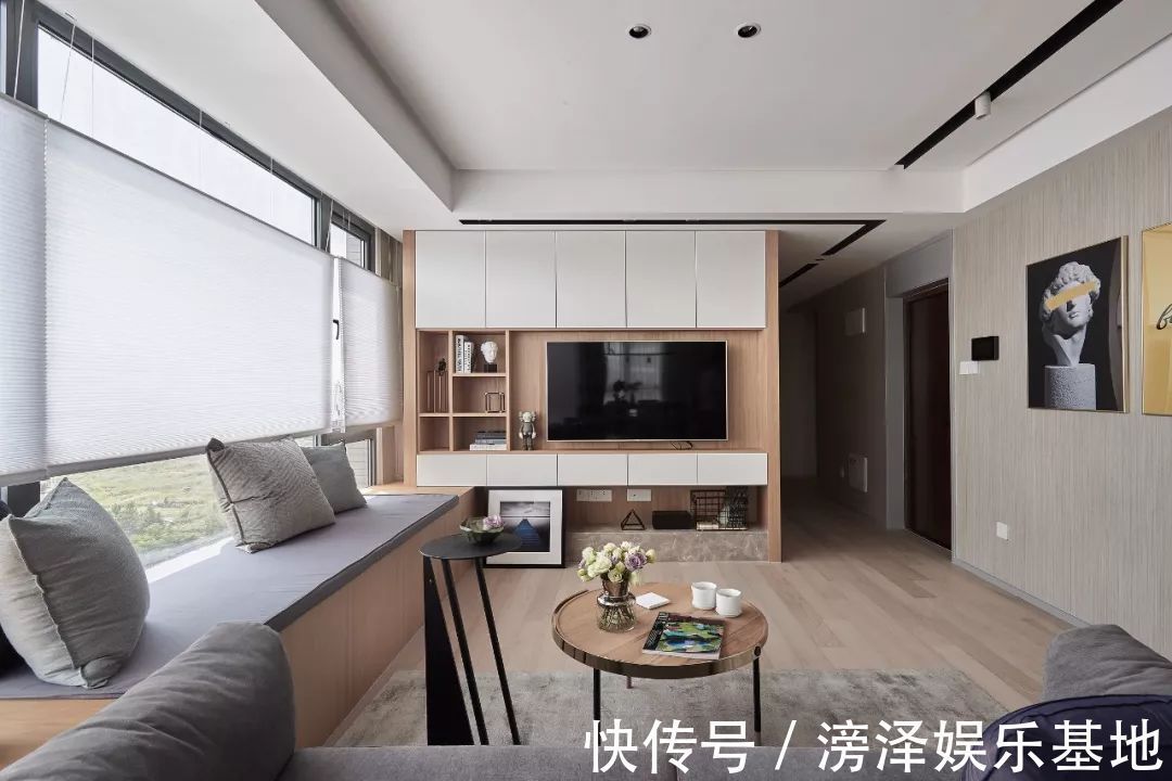 阳台|如果你家客厅是带飘窗的户型,就偷着乐吧,比阳台还漂亮实用!