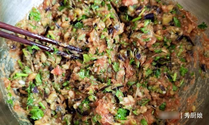 入秋后,韭菜豆角靠边站,用它做馅包饺子,清香四溢,营养降秋燥