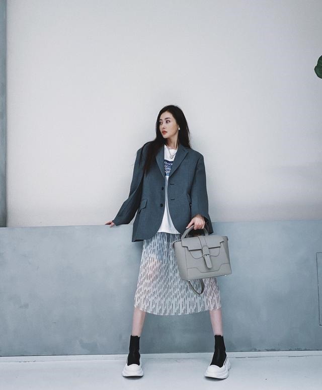 活跃感 明星挚爱百搭手袋 新晋欧美轻奢品牌SENREVE风靡中国!