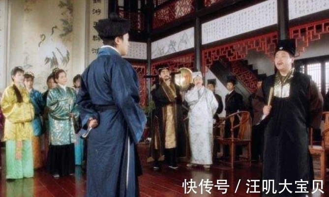 上联@上联:“小偷偷偷偷东西”,网友纷纷给出下联,趣味十足堪称妙对