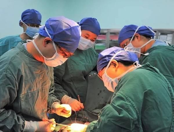 女性|妇产科男医生面对女性,怎么避免尴尬不要害羞