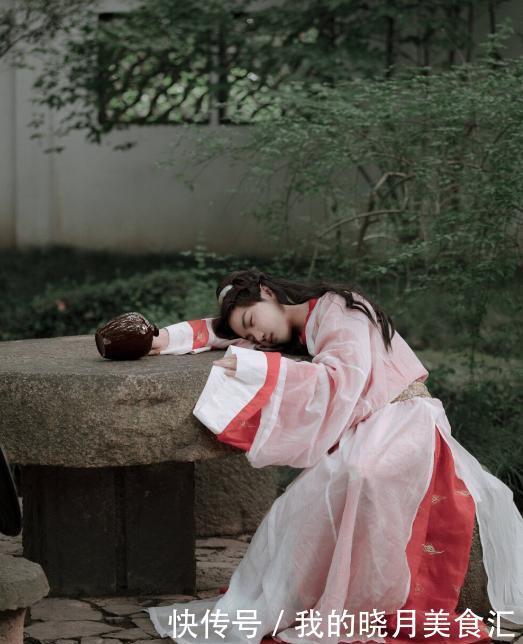 晏几道用他的多情,留下那些精美绝伦的小令,和那些梦幻般的世界