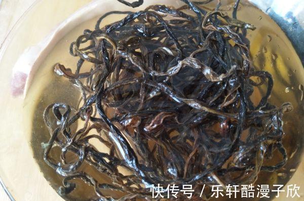 开胃|夏天,这蔬菜记得多囤点,做法特简单,解馋开胃,炖肉吃特别香。