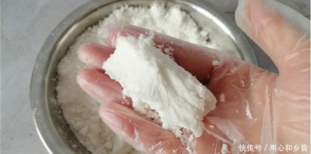 冬天为家人制作豆沙红枣米糕,软糯香甜,暖化寒冷的天气