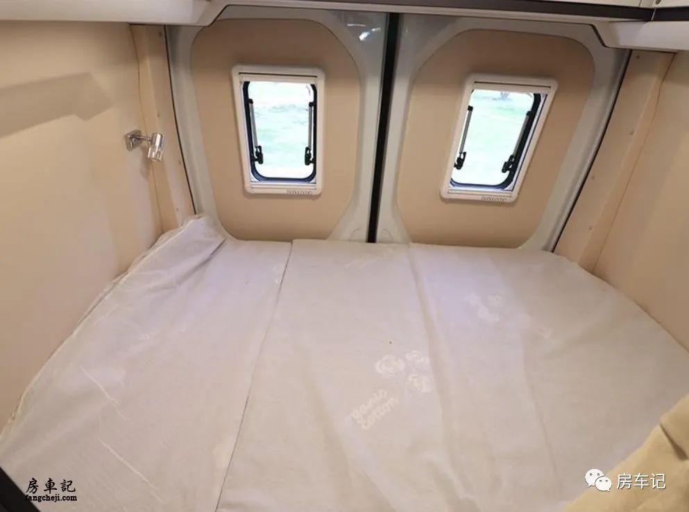 精装修房|移动的精装修房!认真且严肃,这样的宇通B311你喜欢吗?