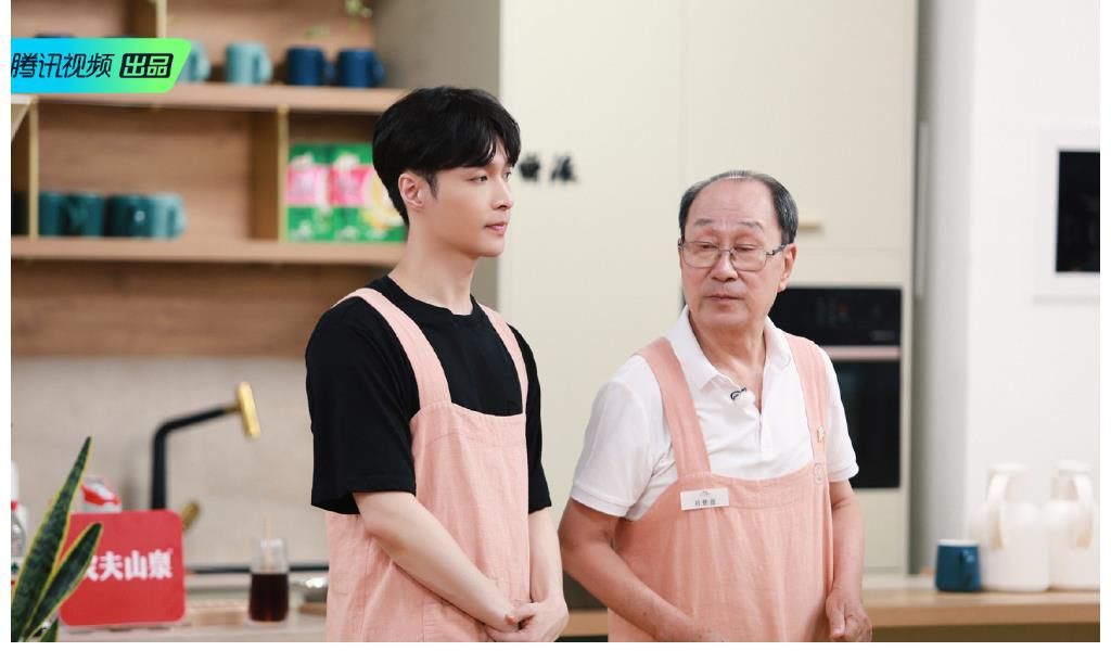 肖战|肖战爆红后的第二个“常驻综艺”已定，飞行嘉宾拟邀何炅和蔡徐坤